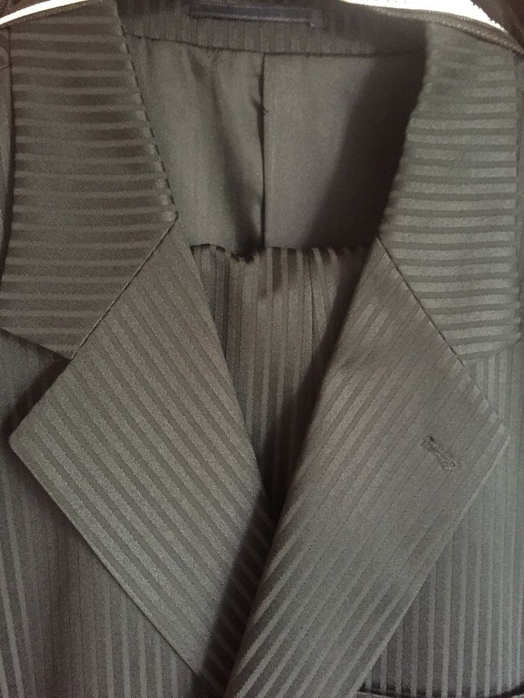 Costum Giorgio Armani ,bărbați