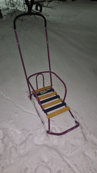 Продам санки 10000 тг