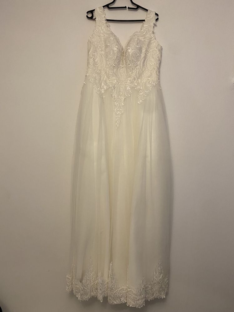 Vand rochie de mireasa