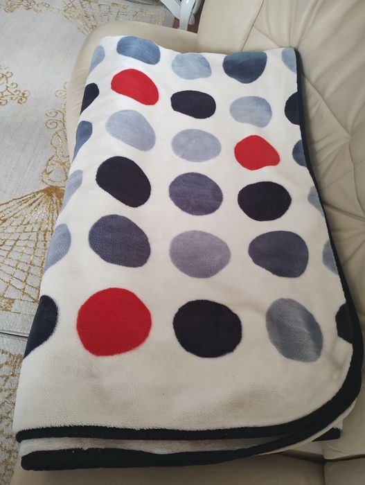 Pătură  cu buline groasă 2/2,20