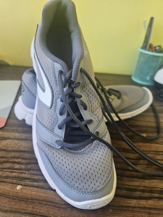 Adidasi decathlon