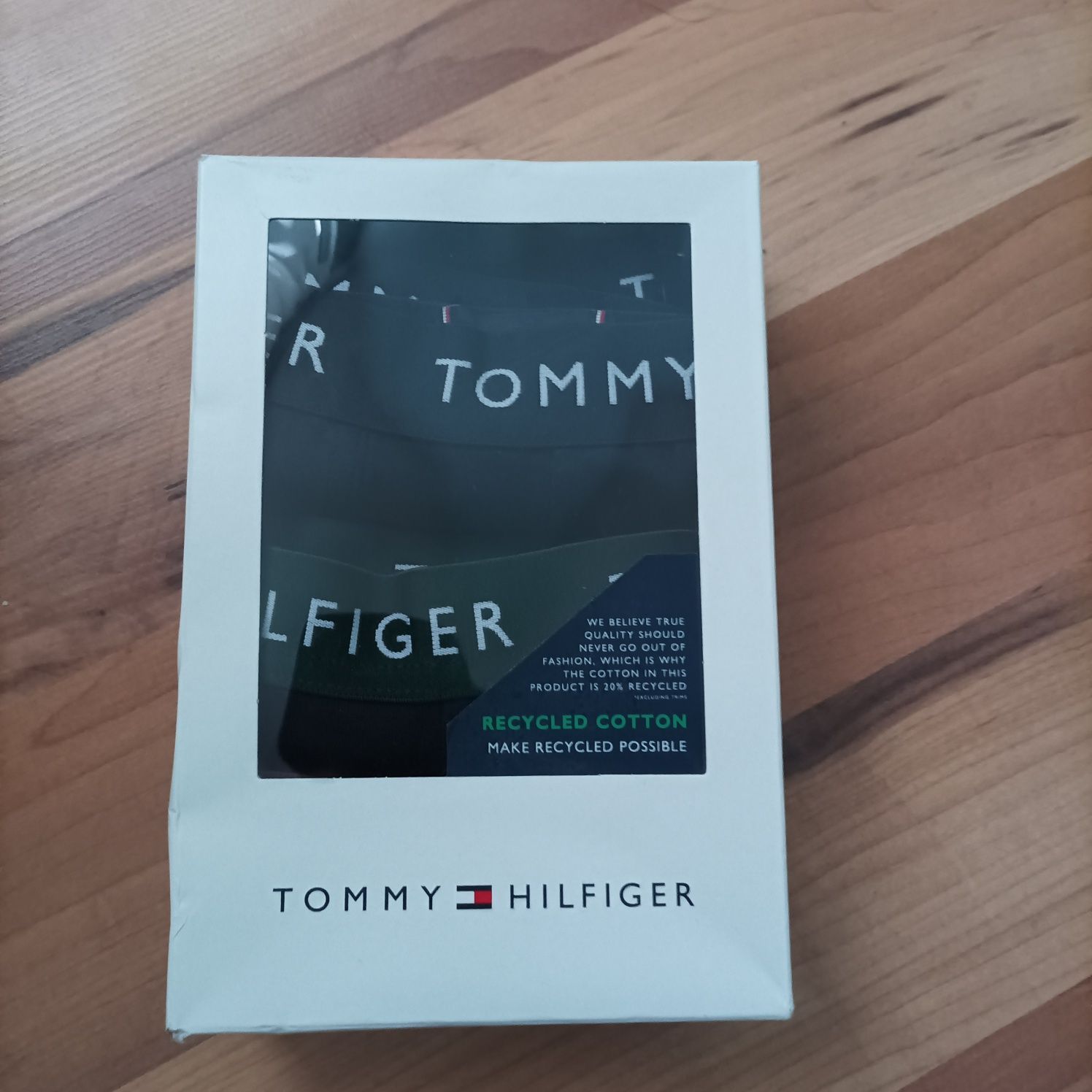 Tommy Hilfiger М размер слипове