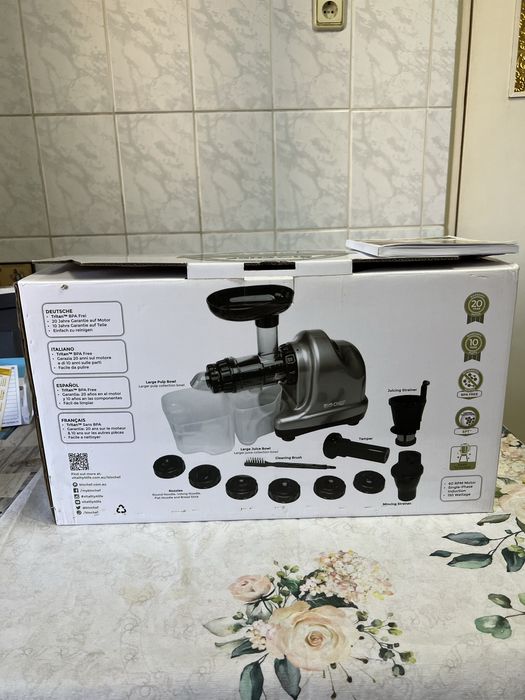 Vând storcator presat la rece multifuncțional BIO CHEF.