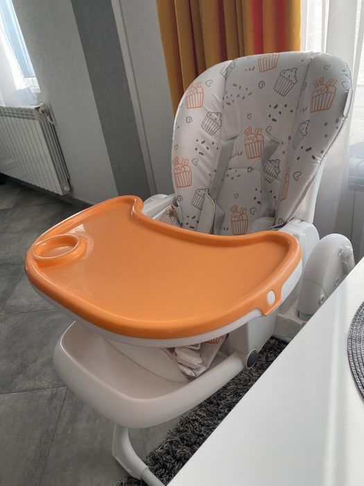 Детско столче за хранене на марката Chipolino