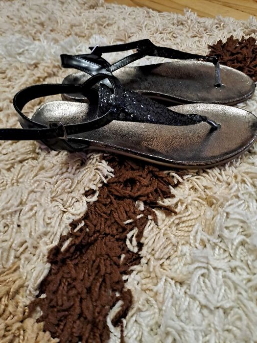 Летни сандали и обувки на цени до 10лв.