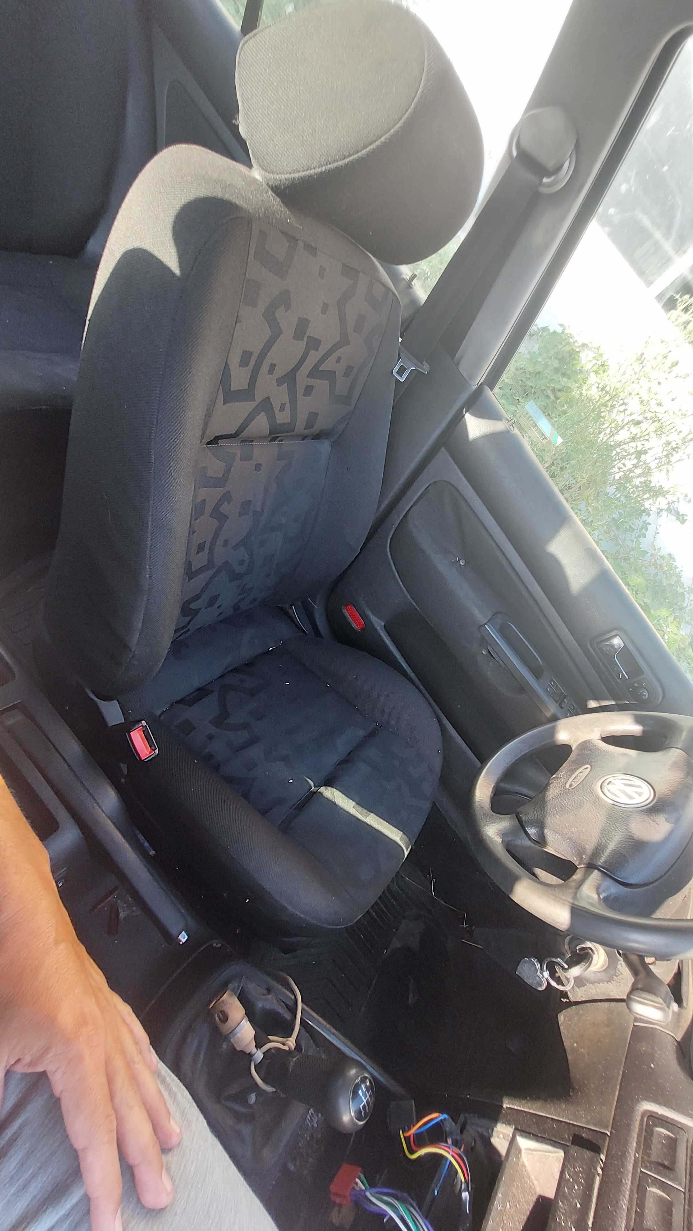 VW Golf 1,9 TDI , Фолксваген Голф 4 на части! 
Май 2000