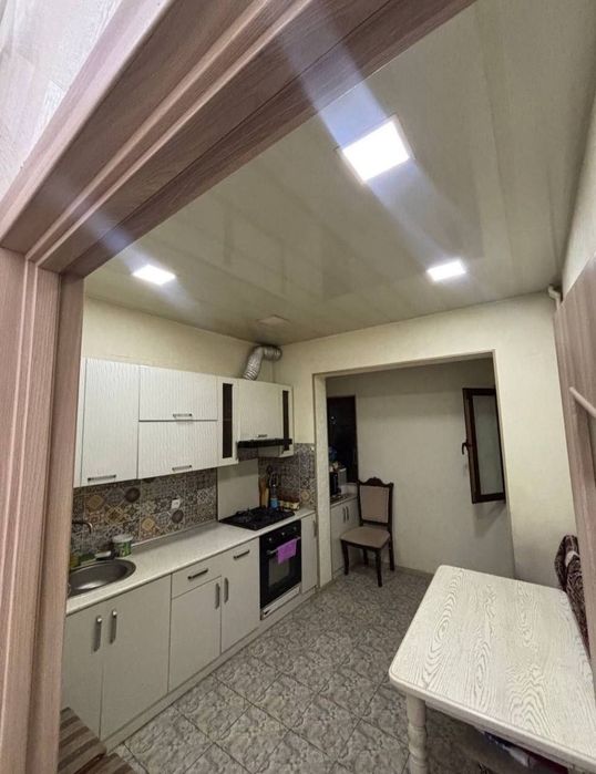 Срочно! Квартира на Себзар 2/8/9 общ пл 60м с обстановкой