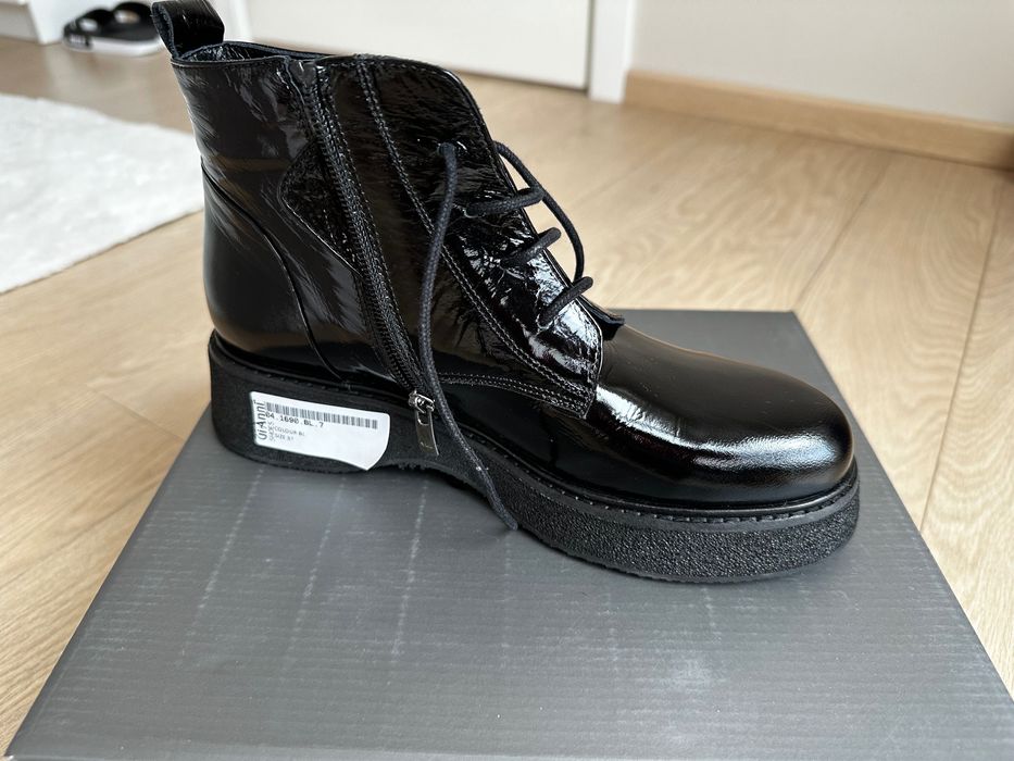 Дамски боти, естествен лак, 37 номер, чисто нови