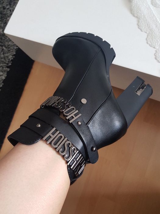 Стилни Дамски боти