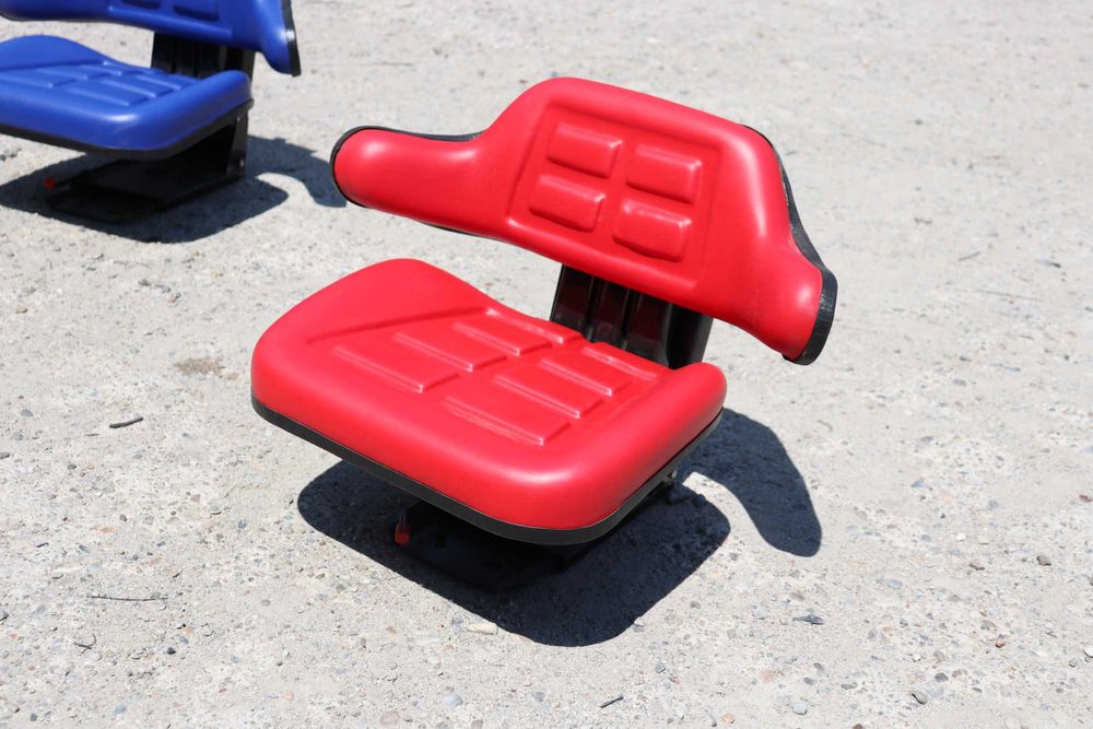 Scaun tractor rosu reglaj triplu cu amortizor UTB U445 Depozit AgroMir