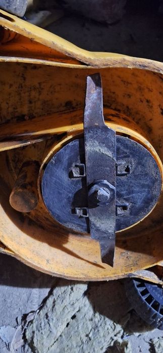 Masina electrica pt tuns gazon