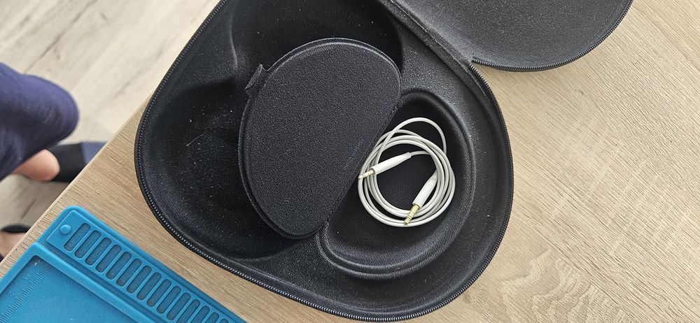 Bose Noise Cancelling 700