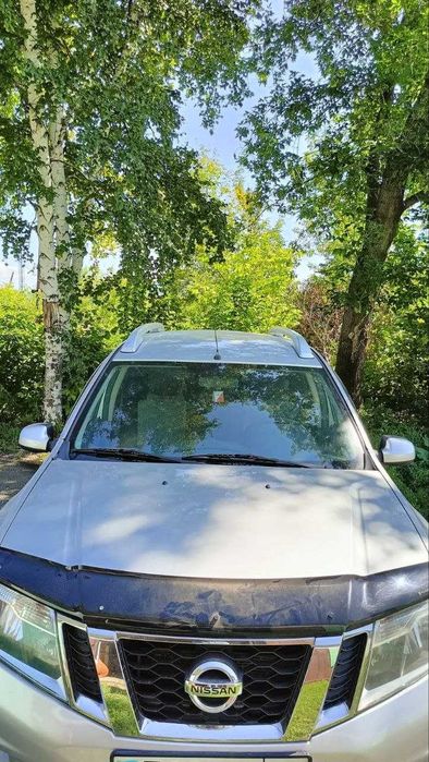 Автомобиль Nissan Terrano