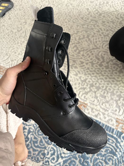 Военная обувь взяль на институт