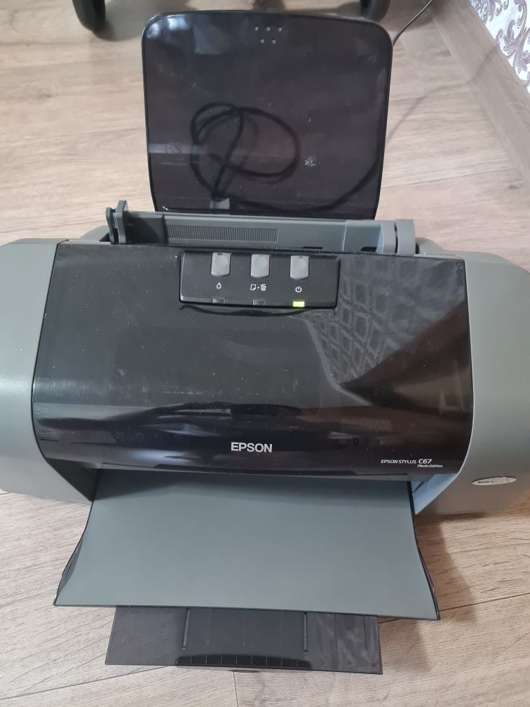 Принтер цветной Epson c67