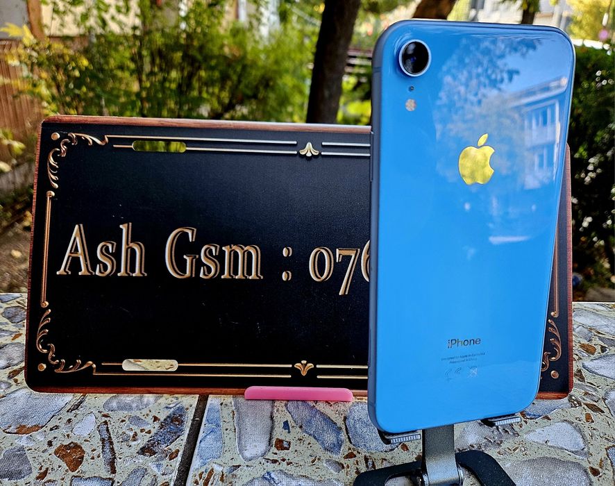 Iphone XR ( blue, white, black )