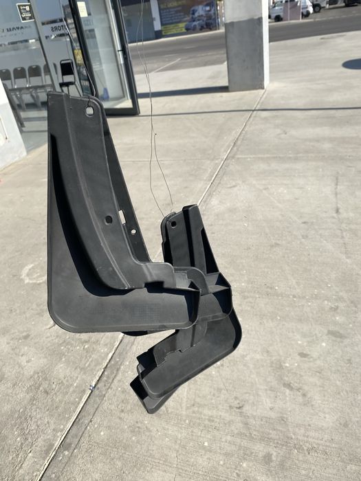 hongqi mashinasiga avto zapchastlar GZX MOTORS da bor