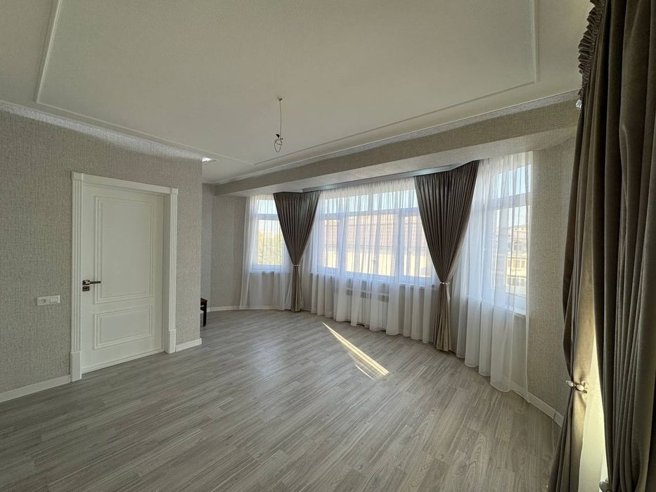 Срочно продаётся 5х-комнатная квартира