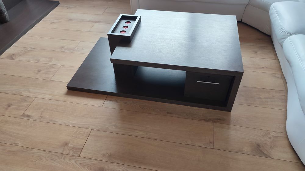 Vând mobila living și hol pantofar