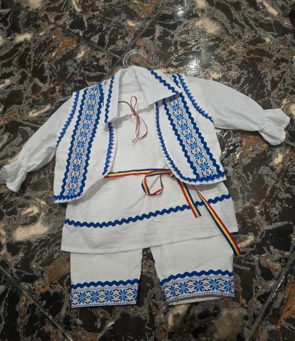 Costumas traditional bebe