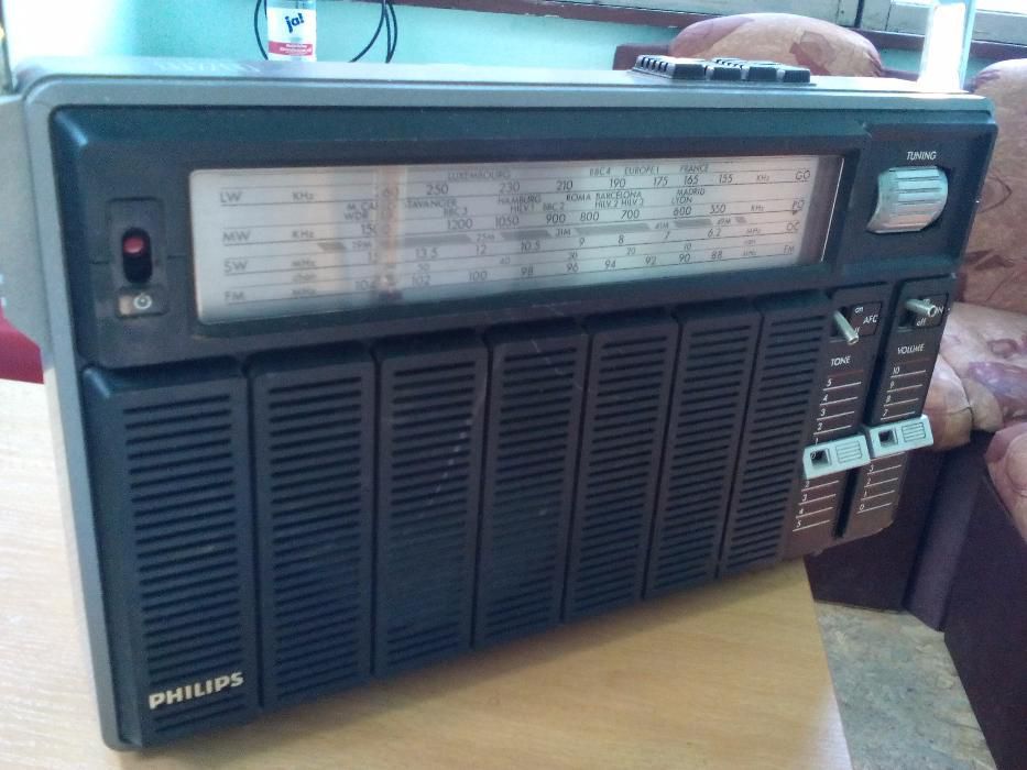 Ретро радио PHILIPS 870