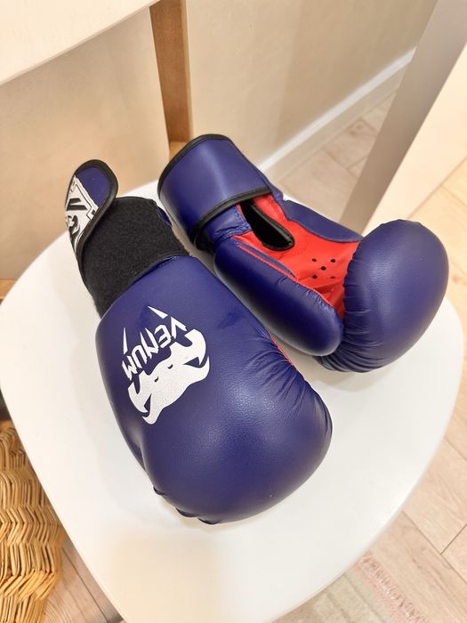 Боксерские перчатки
