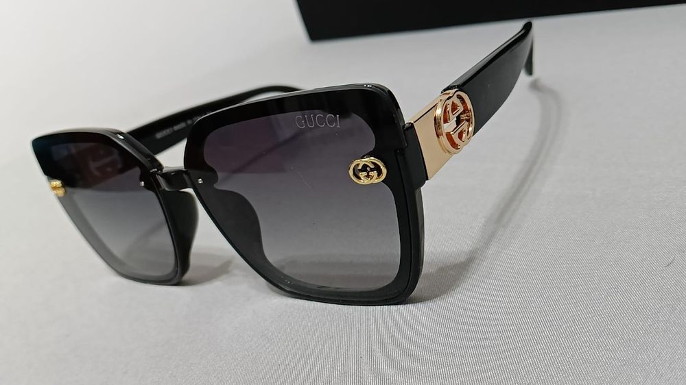 Ochelari de soare noi