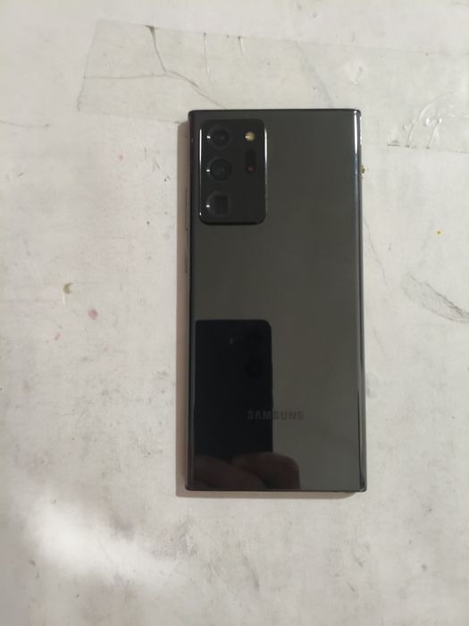 Sa msung not 20 ultra xotirasi 256gb holati yaxshi ekran singan