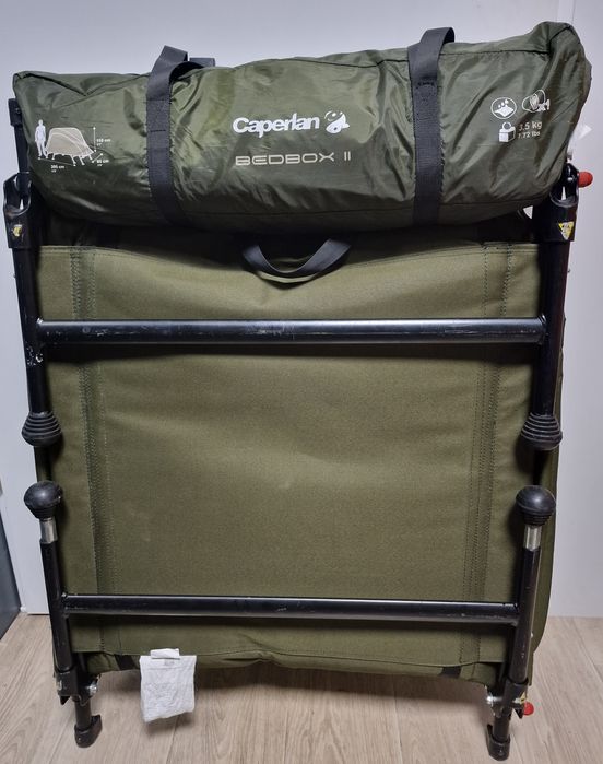 Pat camping cu cort Decathlon Bivvy Bedbox II