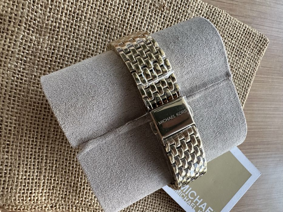 Ceas Michael Kors de dama colectia Emery Gold