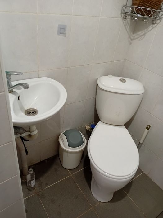 Тинчликда ховли уйда кизларга икки хонаси без маклер