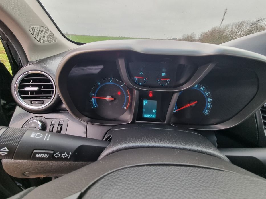 Chevrolet orlando / Cutie automată / 7 locuri / tapițerie piele /