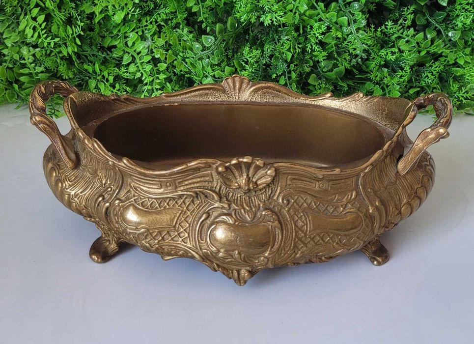 Jardinieră veche din bronz,