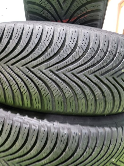 4 бр зимни 205/60/16 Michelin