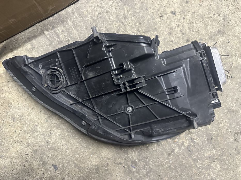 Far dreapta Porsche Panamera 2012