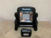 Makita ML003G proiector