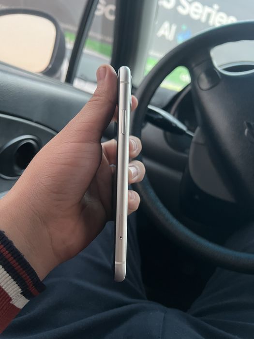 Iphone 11 xolati idial 64 tali srocna faqat