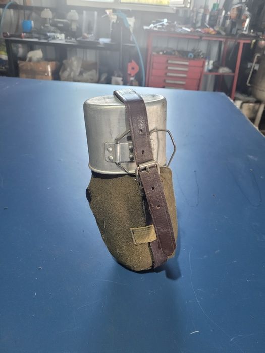 Bidonul apa și gamela comunista