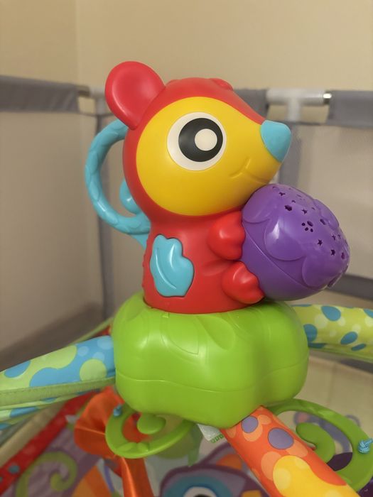 Активна гимнастика със светлини и музика Playgro