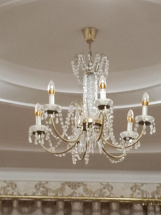 Люстра сатылады.