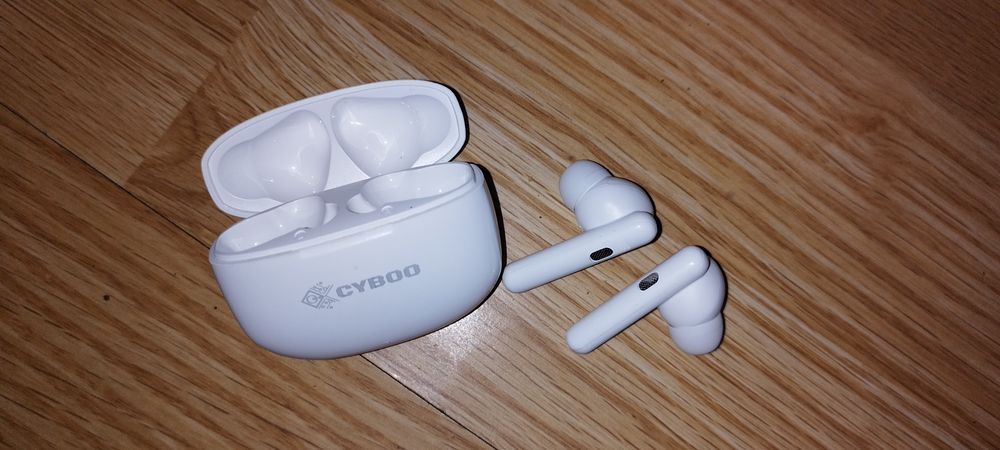 Vand casti sau schimb cu telefon