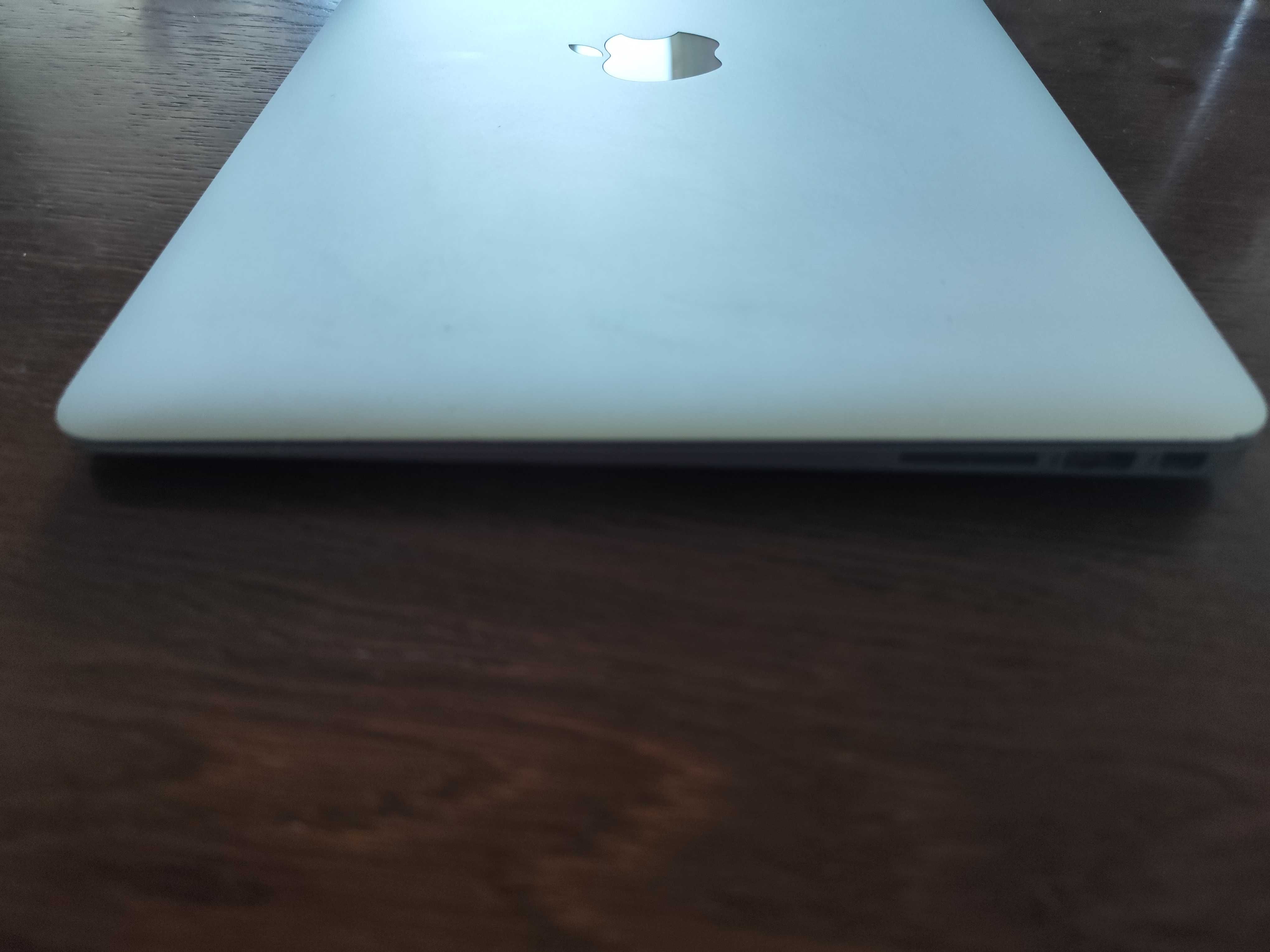 MacBook Air 13" 2017 1.8GHz 8GB RAM 256Gb SSD
