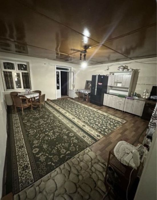 Ховли сотилади..