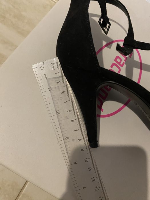 Sandale negre cu toc