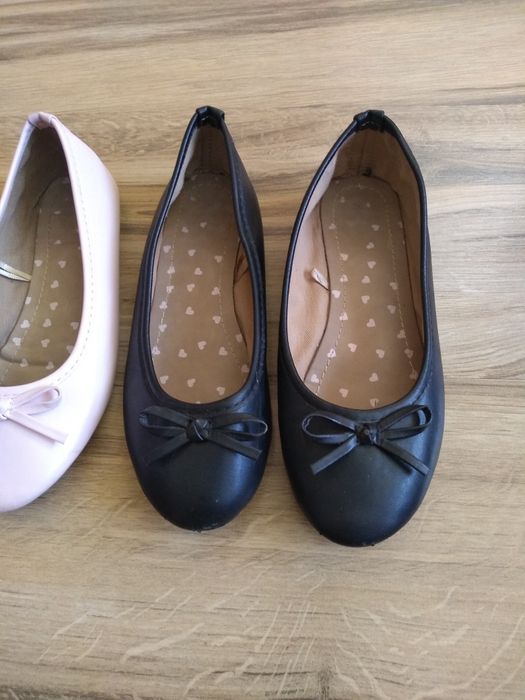 Черни балеринки 32 и 34 номер