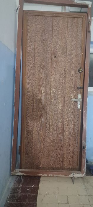 Железная дверь б ,у
