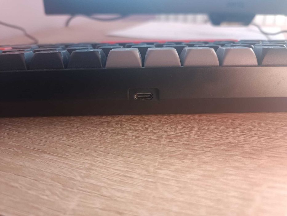 Keyboard high quality(tacky)
