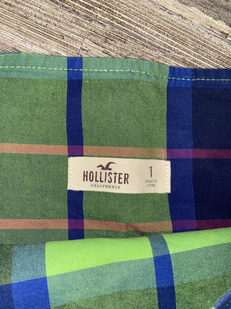 Hollister пола