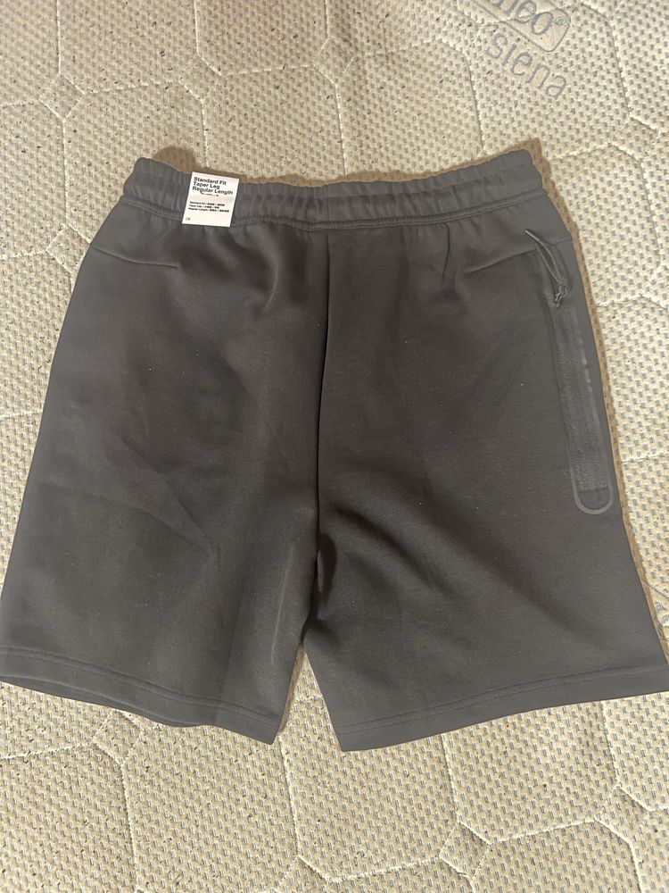 Nike tech fleece къси панталони