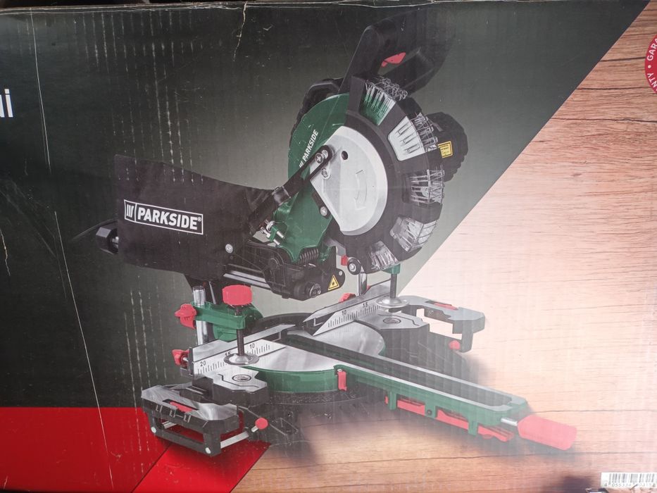 Circular culisant Parkside 2000w